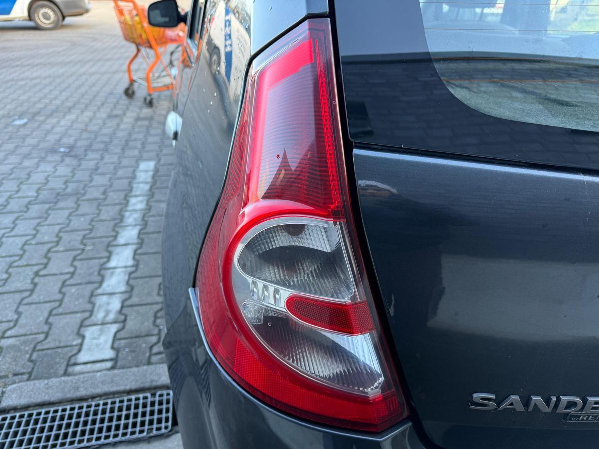 Dacia Sandero SD original R&uuml;cklicht R&uuml;ckleuchte links BJ10